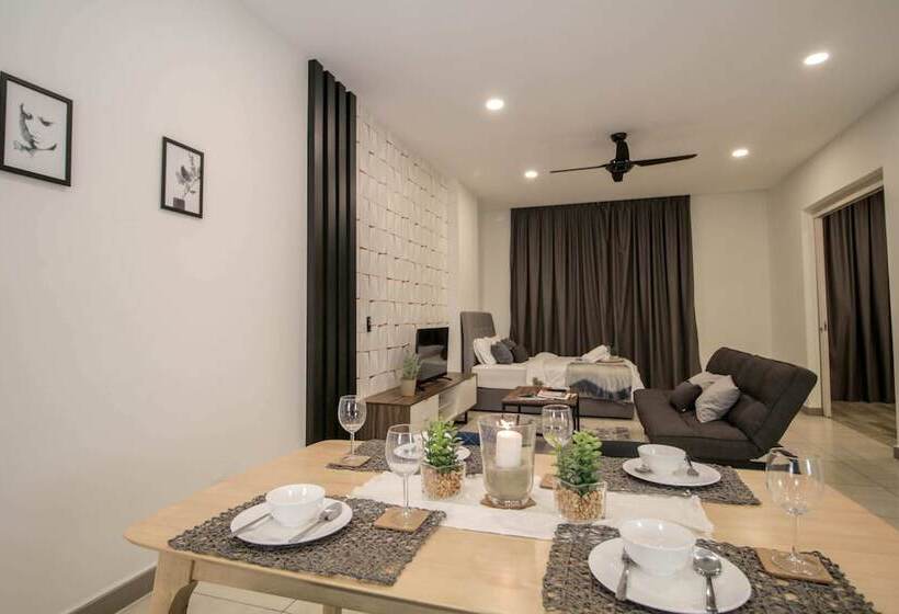 فندق The Octagon Ipoh By Plush