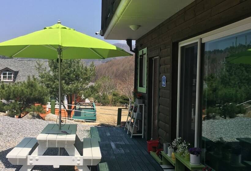 Hotelli Tirol Pension