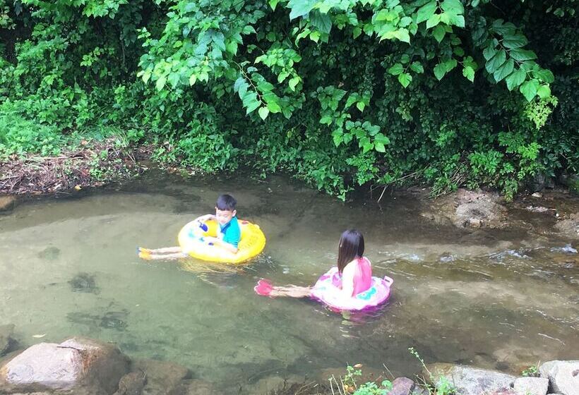 Hotelli Tirol Pension