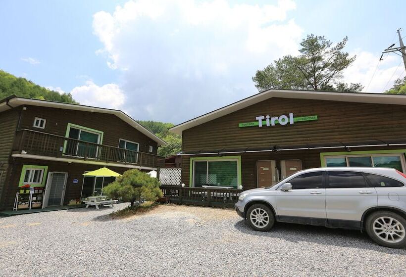 בית מלון כפרי Tirol Pension