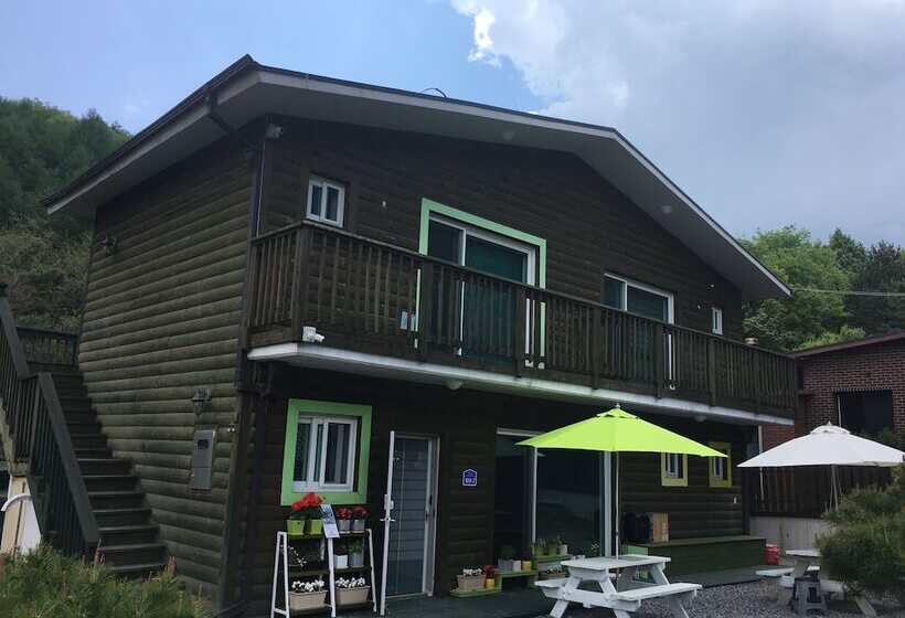 Hotelli Tirol Pension