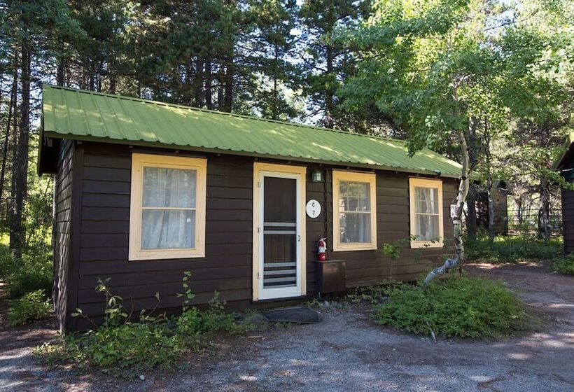 モーテル Swiftcurrent Motor Inn And Cabins   Inside The Park
