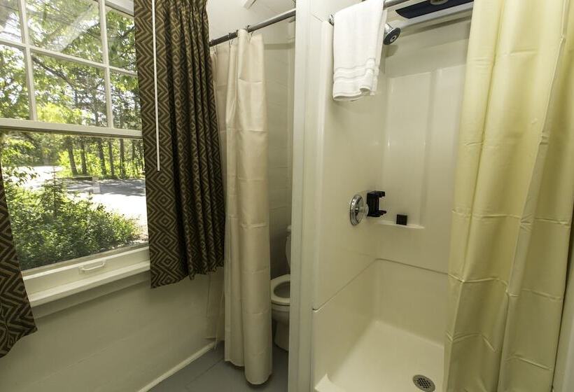 モーテル Swiftcurrent Motor Inn And Cabins   Inside The Park