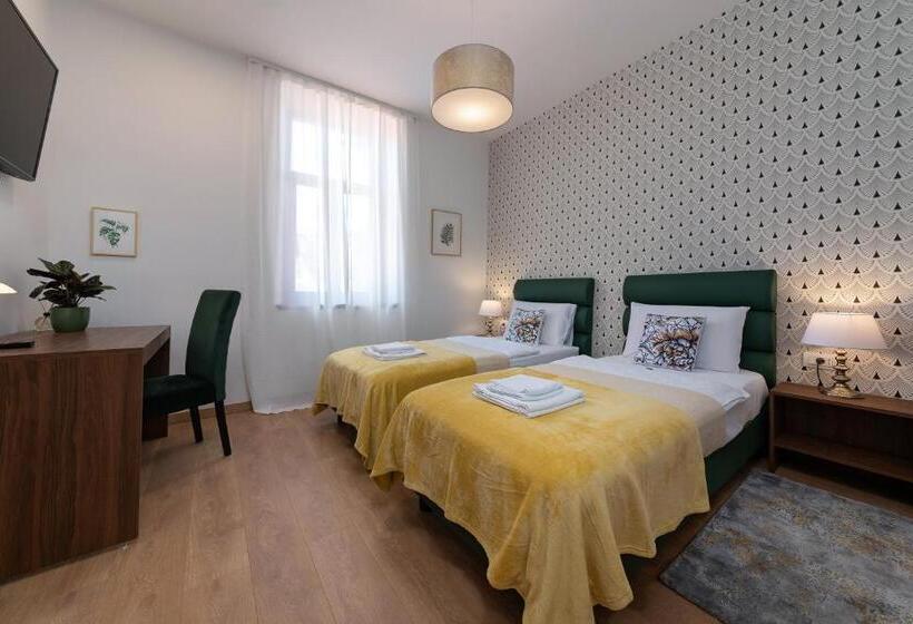 Пансион Aurora Rooms B&b Pula