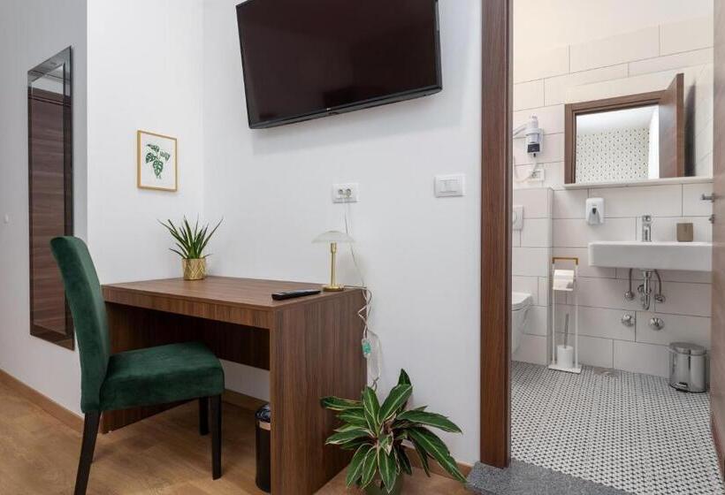 Пансион Aurora Rooms B&b Pula