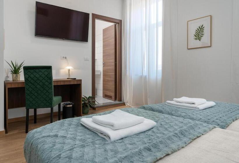 Пансион Aurora Rooms B&b Pula