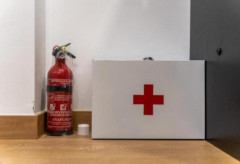 Пансион Aurora Rooms B&b Pula