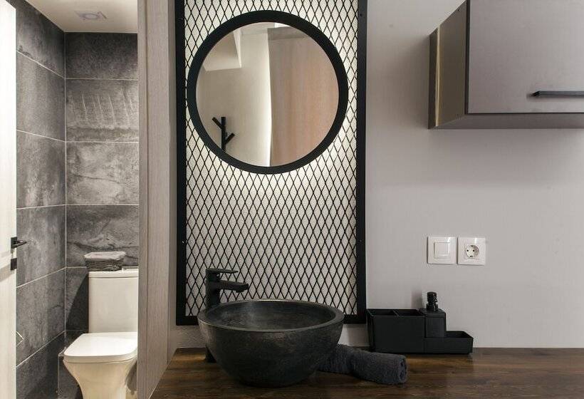 پانسیون Raise The Heraklion Project