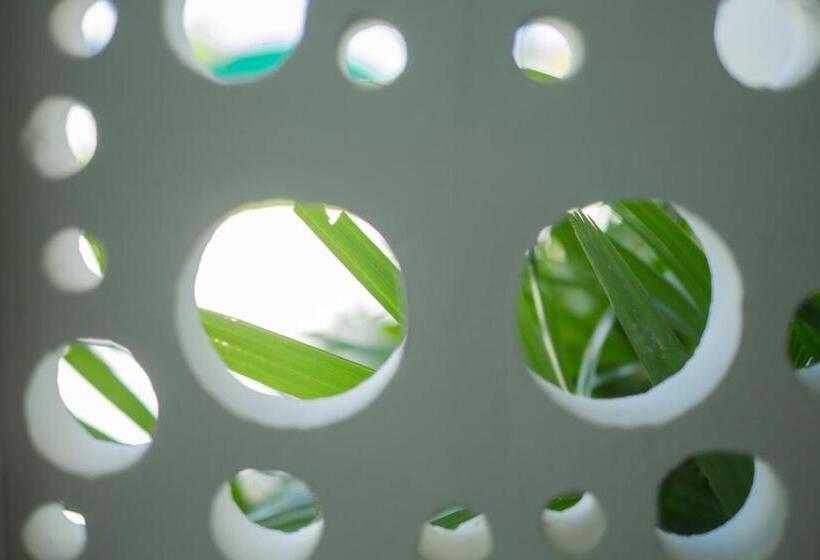 Phant At Thalang Service Apartment