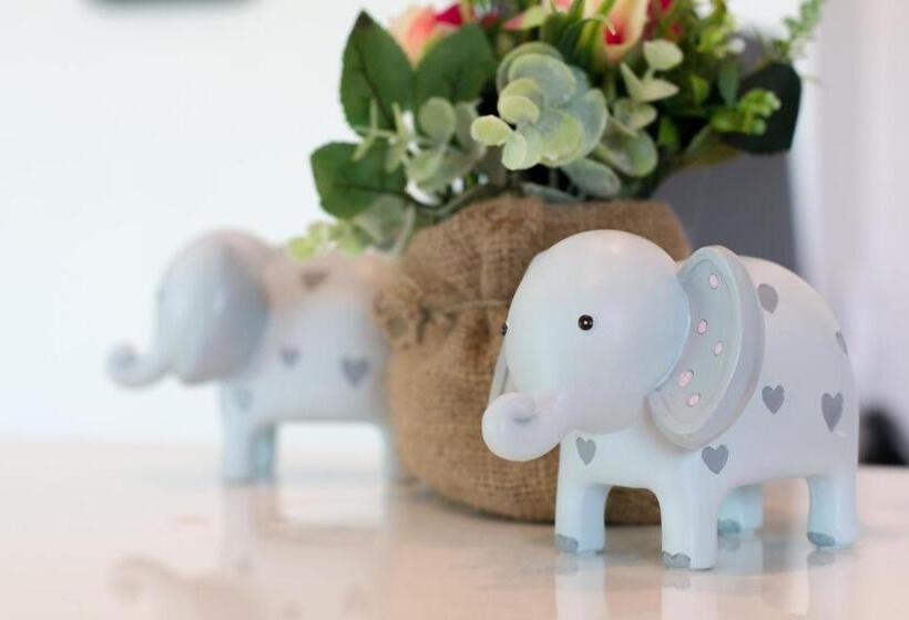 Phant At Thalang Service Apartment