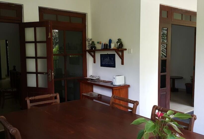 Riverside Homestay Apartments