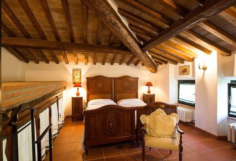 A Rustic House Set In The Tuscan Landscape