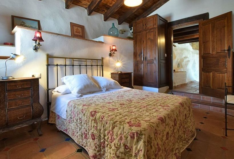 Authentic Country Home With Private Swimming Pool Near The Torcal De Antequera Nature Park