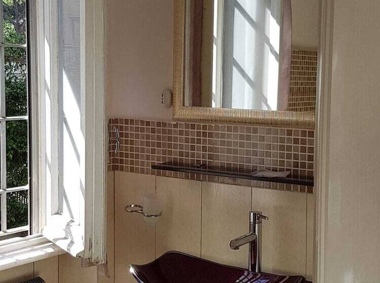 تختخواب و صبحانه Beb Domus Ubaldi