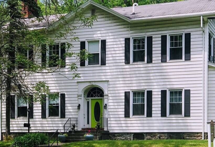 ベッドアンドブレックファースト Gardner Farm Inn