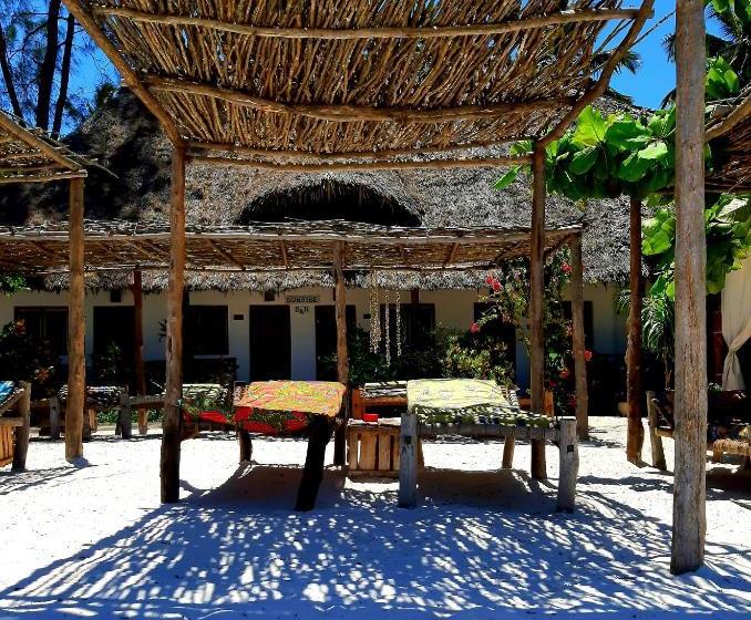 ベッドアンドブレックファースト Sunrise Lodge Zanzibar