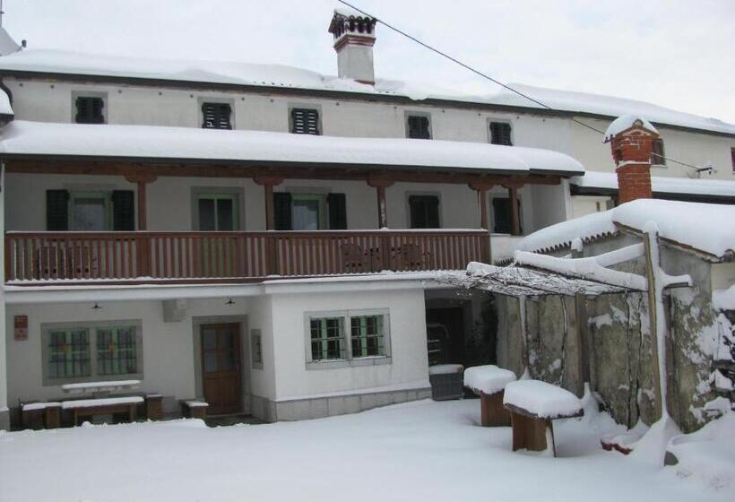 تختخواب و صبحانه Tourist Farm Petelin Durcik