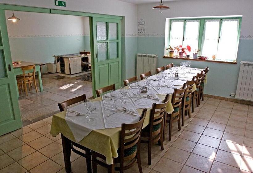 تختخواب و صبحانه Tourist Farm Petelin Durcik