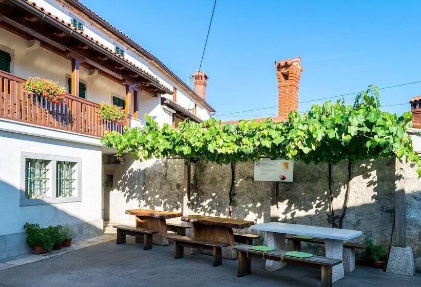 تختخواب و صبحانه Tourist Farm Petelin Durcik