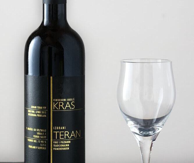 تختخواب و صبحانه Tourist Farm Petelin Durcik