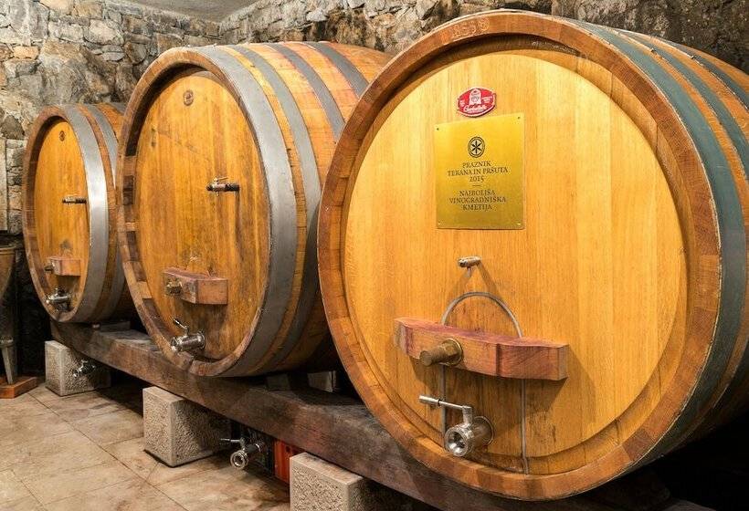 تختخواب و صبحانه Tourist Farm Petelin Durcik