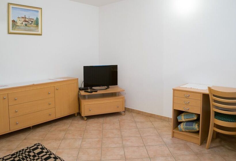 تختخواب و صبحانه Tourist Farm Petelin Durcik