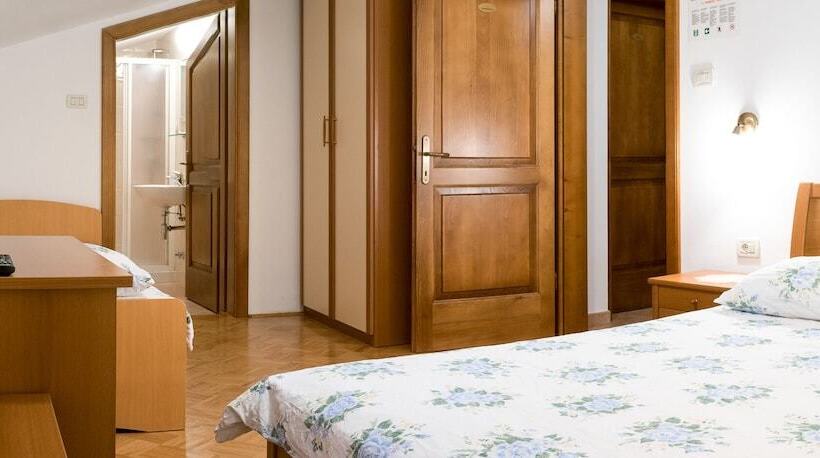 تختخواب و صبحانه Tourist Farm Petelin Durcik