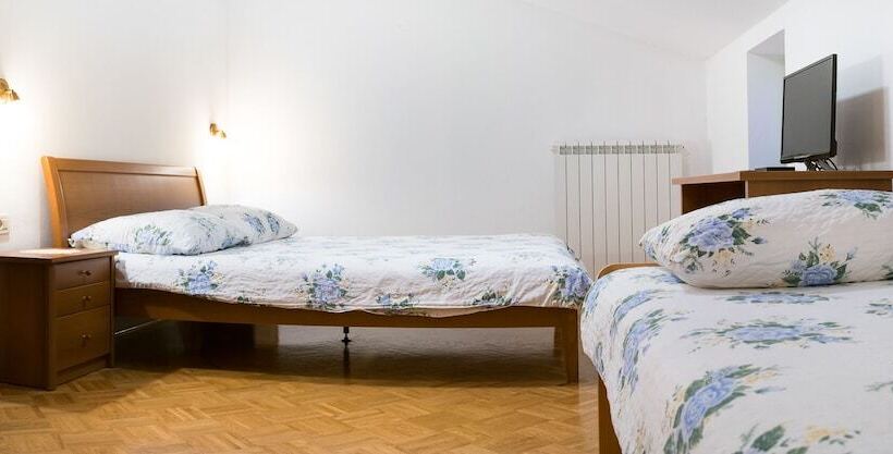 تختخواب و صبحانه Tourist Farm Petelin Durcik