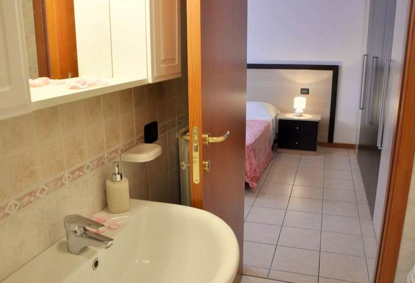 Charming Cottage In Renovated Farmhouse Near Lake Garda