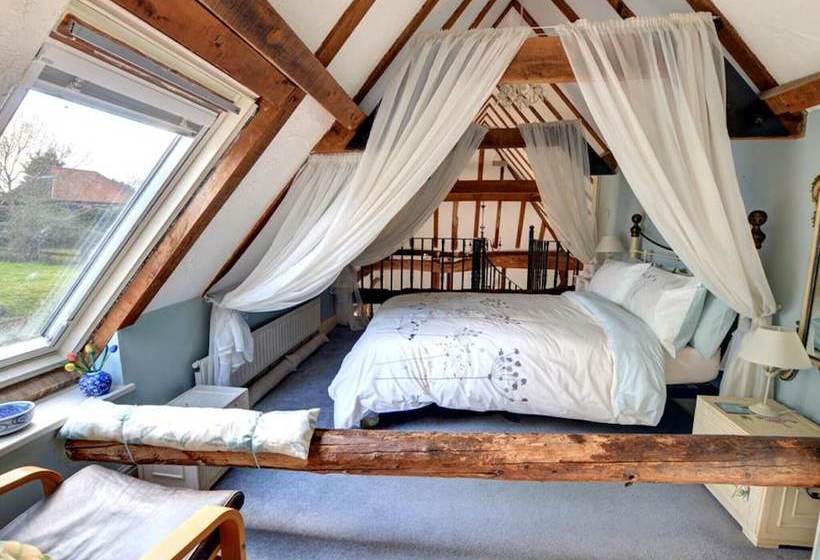 Converted Barn With Excellent Wooden Beams, High Ceiling And A Cosy Terrace