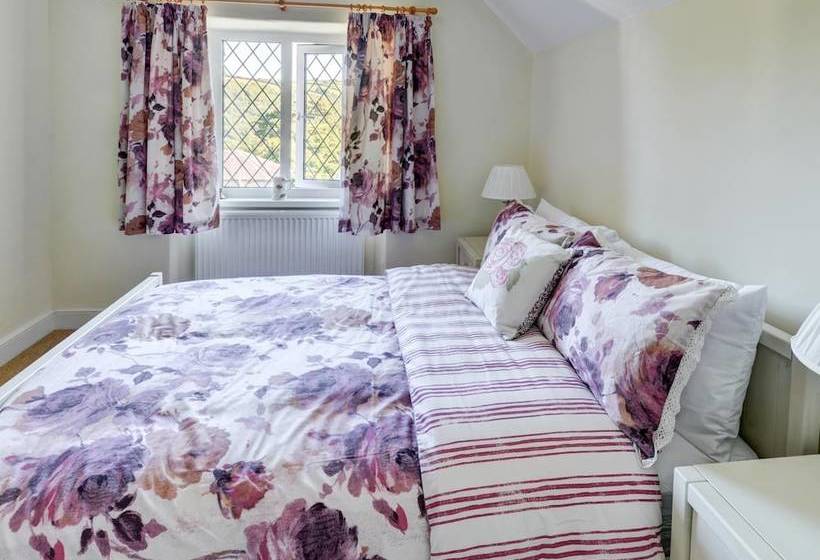 Cosy Cottage In Quiet Setting Nearby Magnificent Beaches Of Lynton