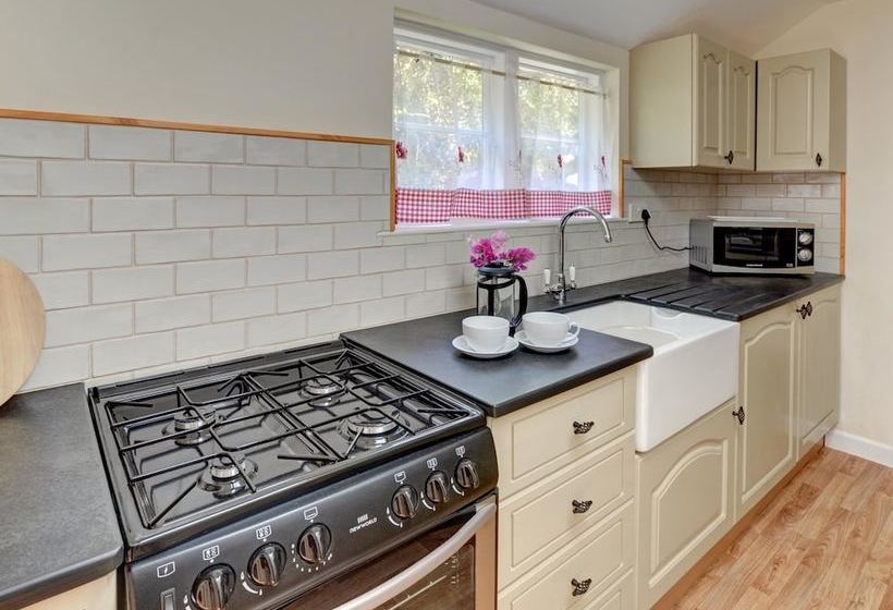 Cosy Cottage In Quiet Setting Nearby Magnificent Beaches Of Lynton