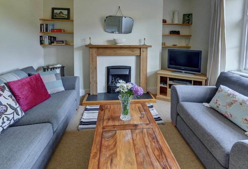 Cosy Cottage In Quiet Setting Nearby Magnificent Beaches Of Lynton