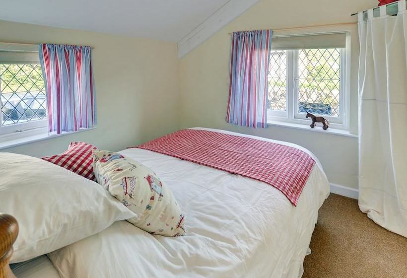 Cosy Cottage In Quiet Setting Nearby Magnificent Beaches Of Lynton