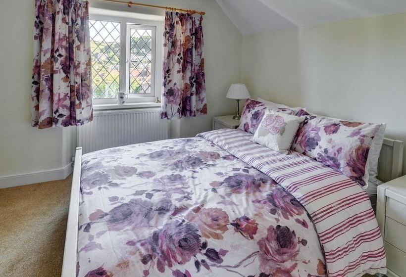 Cosy Cottage In Quiet Setting Nearby Magnificent Beaches Of Lynton