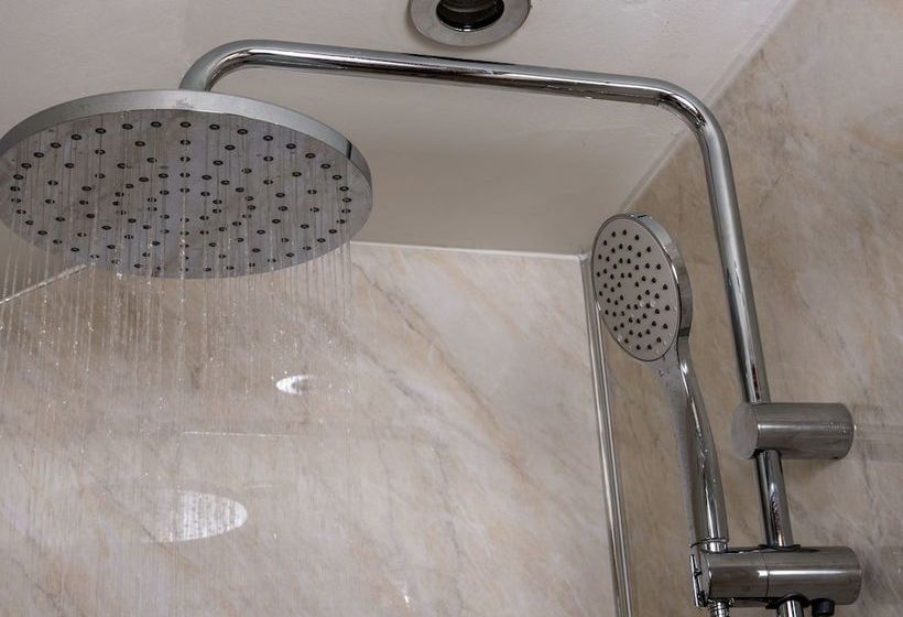 Cottage Consisting Of Luxury Like A Rain Shower And Ideally Situated In Crai