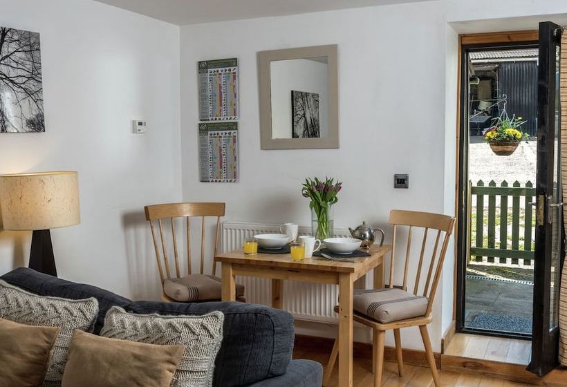 Cottage Consisting Of Luxury Like A Rain Shower And Ideally Situated In Crai