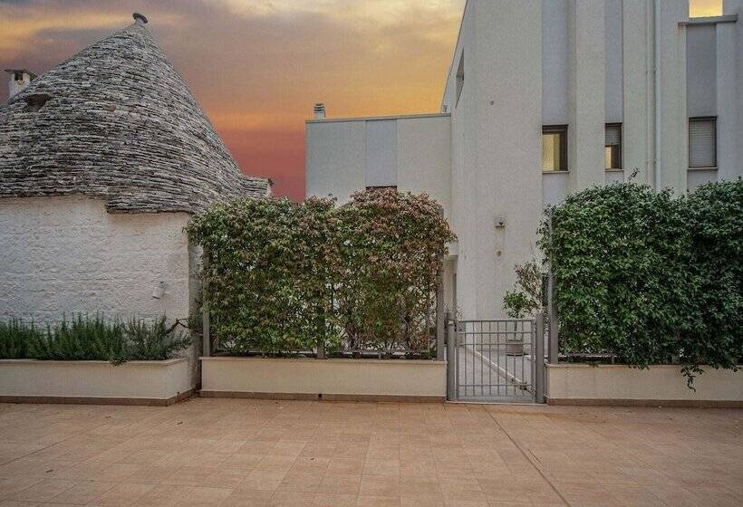 Cozy Cottage In Alberobello With Private Garden