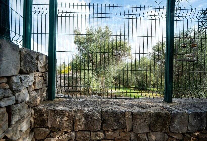 Cozy Cottage In Alberobello With Private Garden