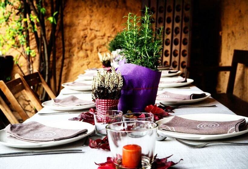 Cozy Cottage In Subirats With Swimming Pool