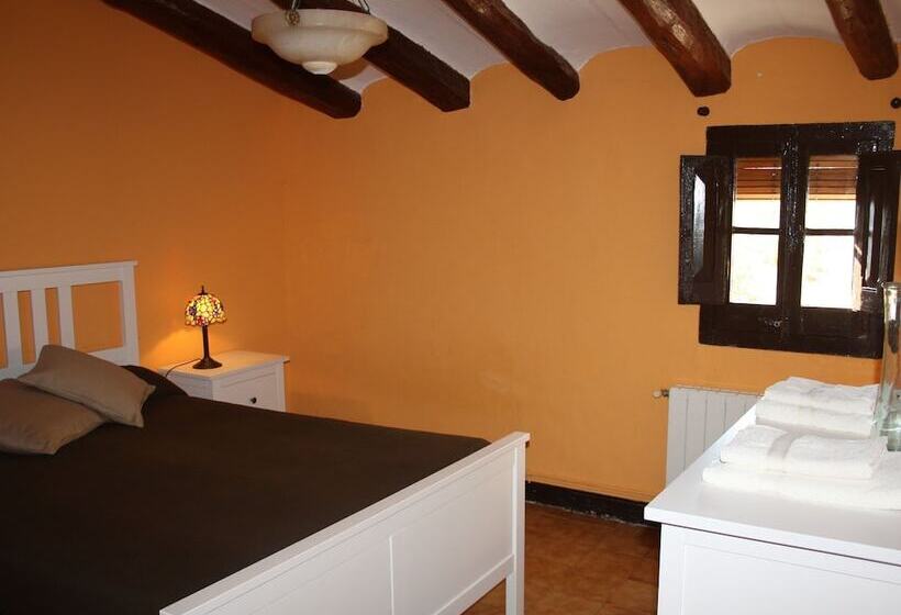 Cozy Cottage In Subirats With Swimming Pool