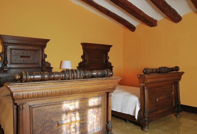 Cozy Cottage In Subirats With Swimming Pool