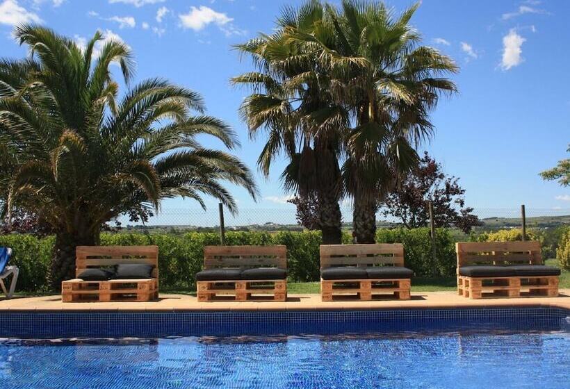 Cozy Cottage In Subirats With Swimming Pool