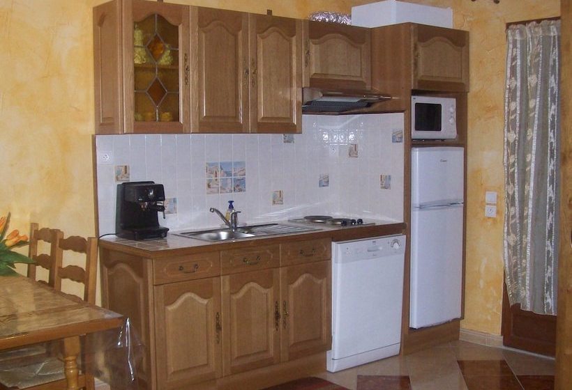 Cozy Cottage In Vairessurmarne With Garden