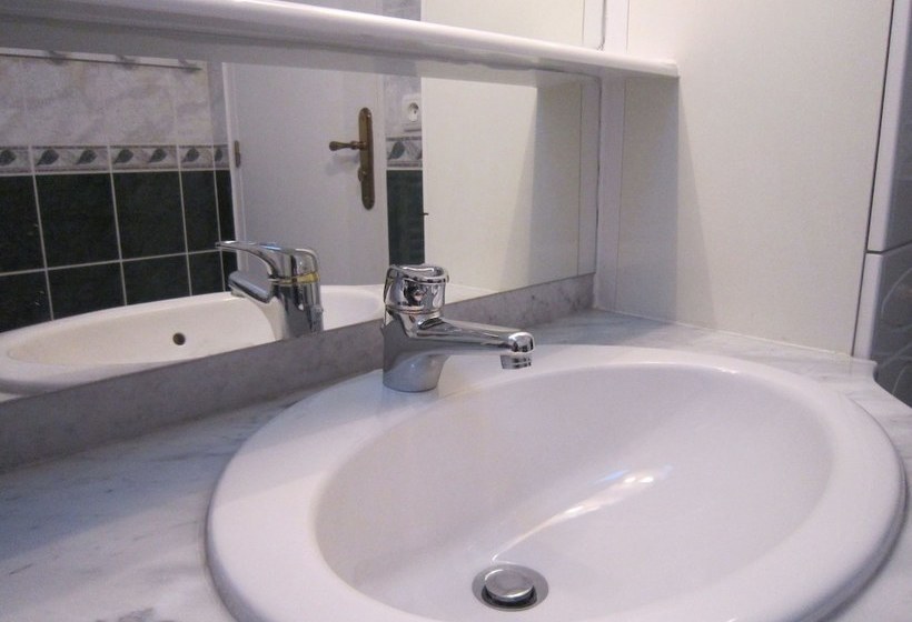 Cozy Cottage In Vairessurmarne With Garden