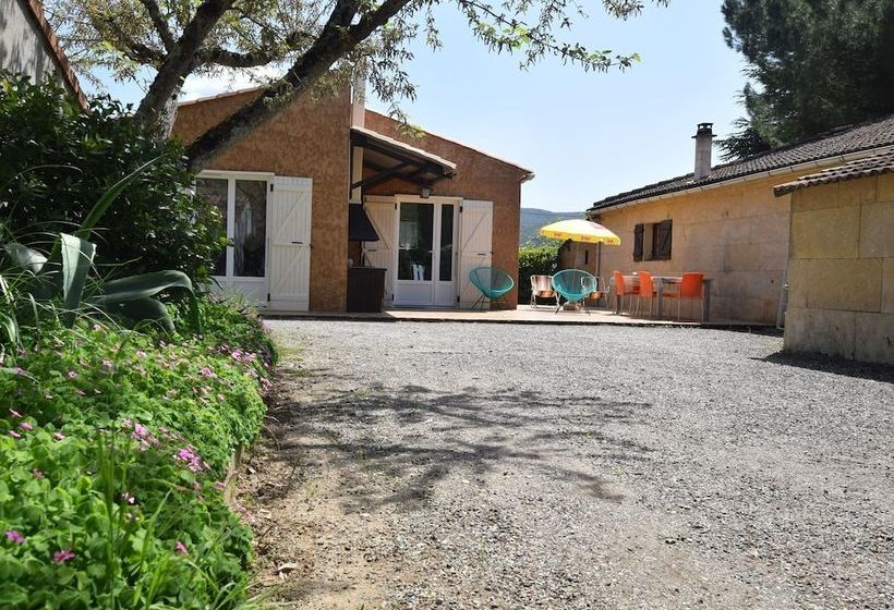 Gite On A Quiet Property, Through A Wine Garden Surrounding