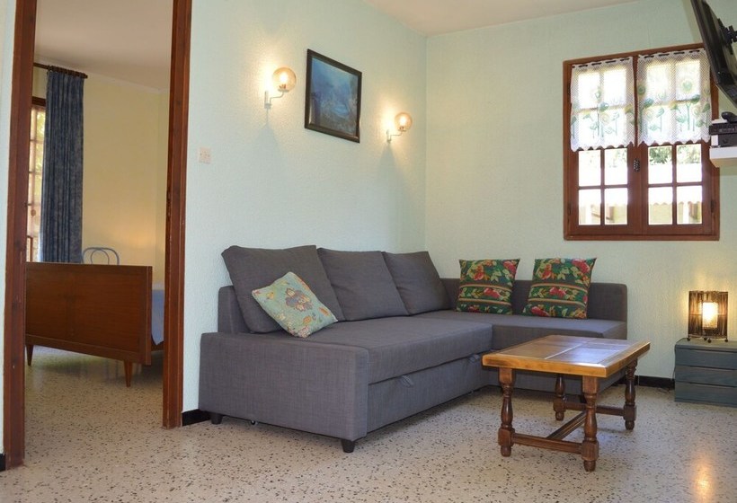 Gite On A Quiet Property, Through A Wine Garden Surrounding