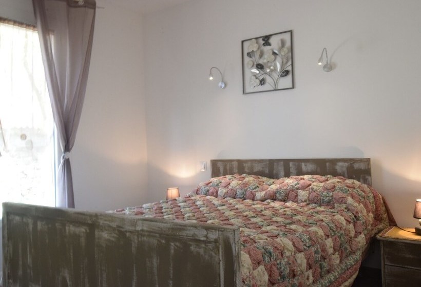 Gite On A Quiet Property, Through A Wine Garden Surrounding