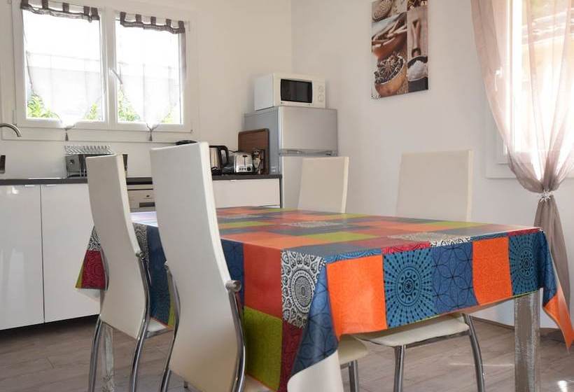 Gite On A Quiet Property, Through A Wine Garden Surrounding