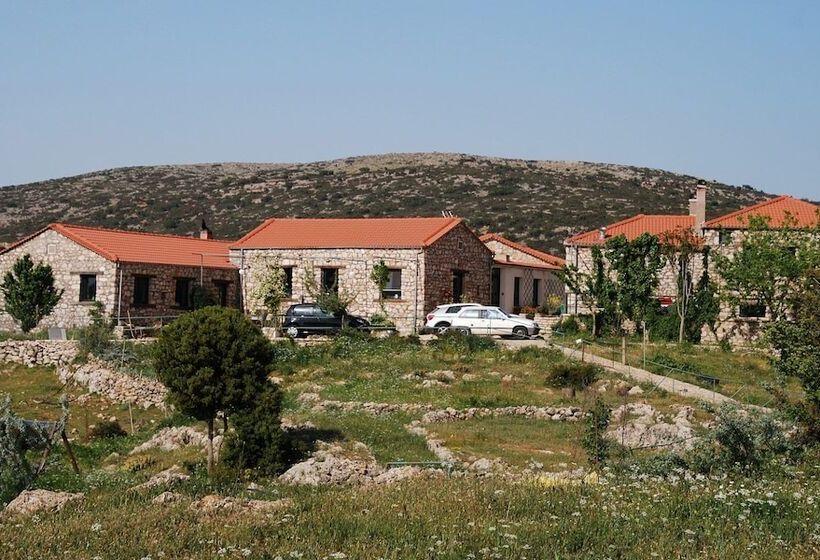 בית מלון כפרי Arachovitika Kalivia